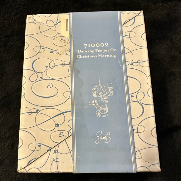 Precious Moments “Dancing for Joy on Christmas” - Picture 5 of 6